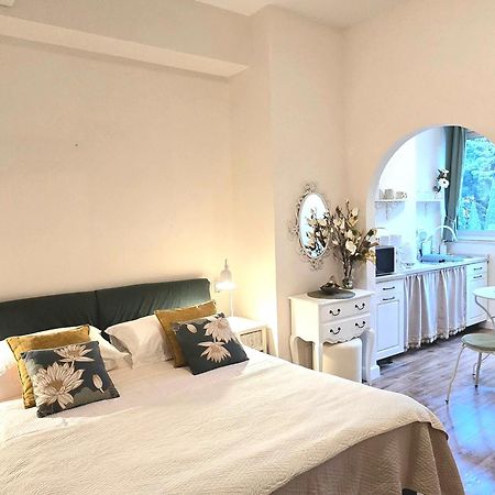Apartments Suzy Split Exterior photo