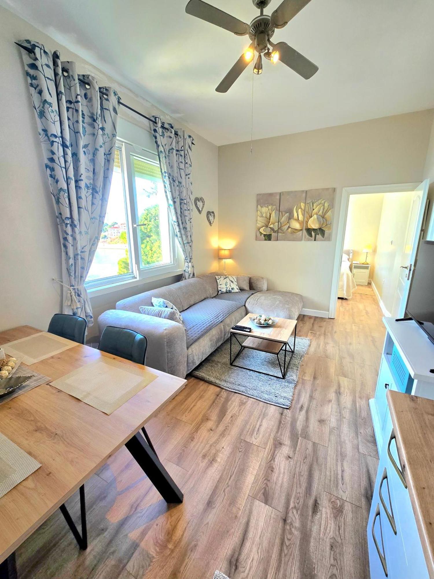 Apartments Suzy Split Exterior photo